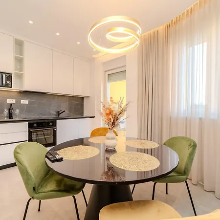 Kolovare Luxury Apartamento