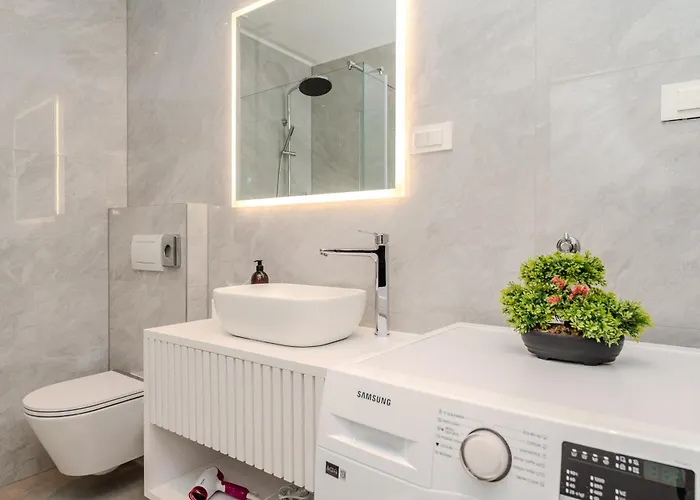 Kolovare Luxury Lejlighed *